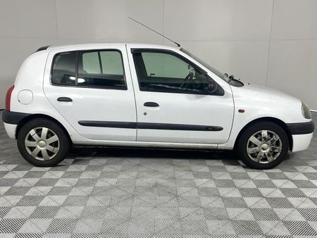 2001-Renault-Clio-12-Expression_6