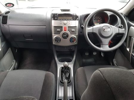 2008-Daihatsu-Terios-4x4_6