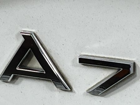 2011-Audi-A7-Sportback-30-TFSI-quattro-Auto_11