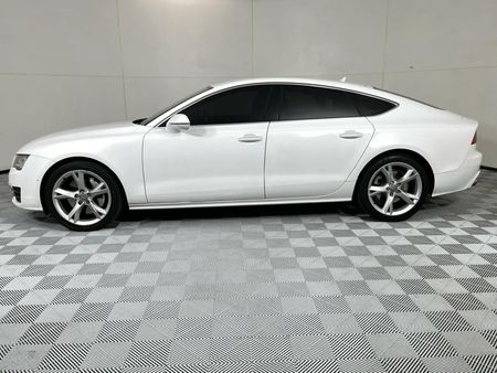 2011-Audi-A7-Sportback-30-TFSI-quattro-Auto_17