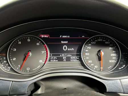 2011-Audi-A7-Sportback-30-TFSI-quattro-Auto_2