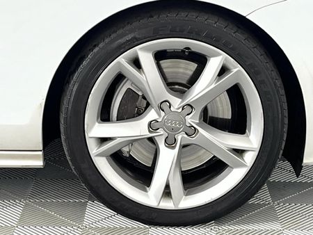 2011-Audi-A7-Sportback-30-TFSI-quattro-Auto_4