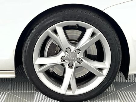 2011-Audi-A7-Sportback-30-TFSI-quattro-Auto_5