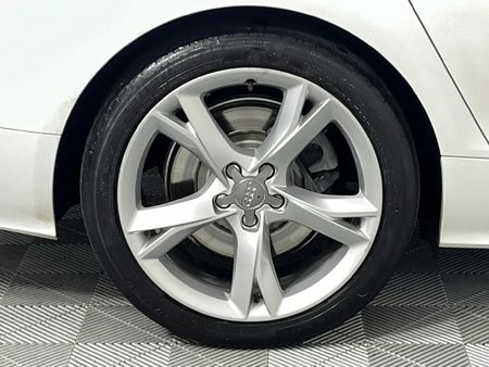 2011-Audi-A7-Sportback-30-TFSI-quattro-Auto_7