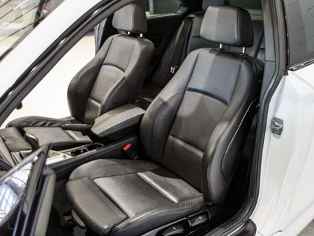 2013-BMW-1-Series-135i-Coupe-M-Sport-Auto_13