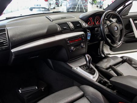 2013-BMW-1-Series-135i-Coupe-M-Sport-Auto_14