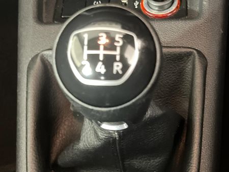 2020-Volkswagen-Up-Move-Up-10-5-dr_10