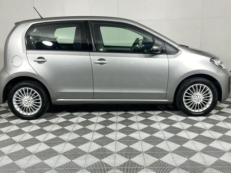 2020-Volkswagen-Up-Move-Up-10-5-dr_15