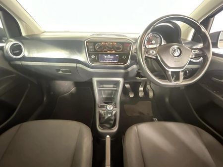 2020-Volkswagen-Up-Move-Up-10-5-dr_1