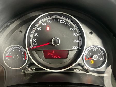 2020-Volkswagen-Up-Move-Up-10-5-dr_2
