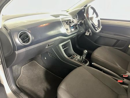 2020-Volkswagen-Up-Move-Up-10-5-dr_8