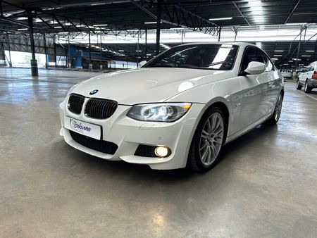 2013-BMW-3-Series-325i-Coupe-M-Sport-Auto_2