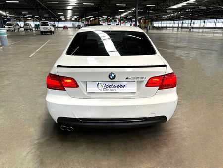 2013-BMW-3-Series-325i-Coupe-M-Sport-Auto_3