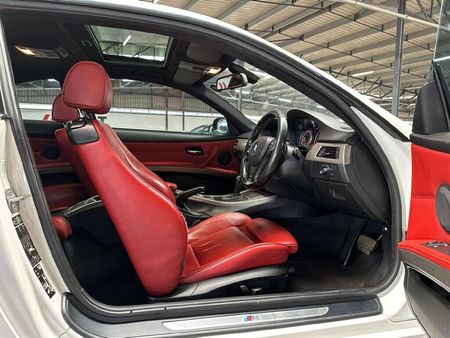 2013-BMW-3-Series-325i-Coupe-M-Sport-Auto_8