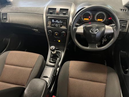 2018-Toyota-Corolla-Quest-16-Plus_7