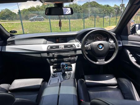 2013-BMW-5-Series-530d-M-Sport-Auto_13