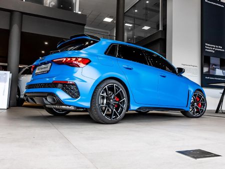 2024-Audi-RS3-Sportback-Quattro-Auto_2
