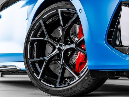 2024-Audi-RS3-Sportback-Quattro-Auto_4