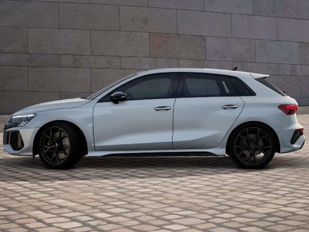 2024-Audi-RS3-Sportback-Quattro-Auto_2