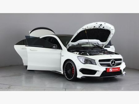 2014-Mercedes-AMG-CLA-45-AMG_9