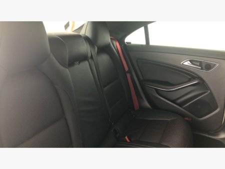 2014-Mercedes-AMG-CLA-45-AMG_12