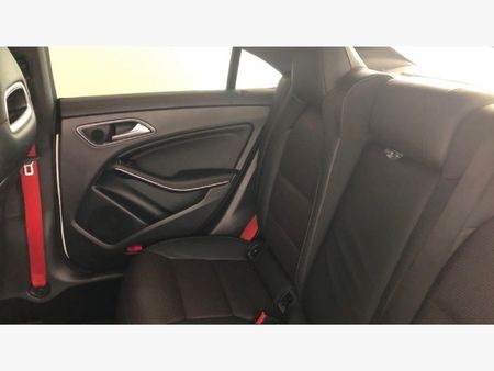 2014-Mercedes-AMG-CLA-45-AMG_13