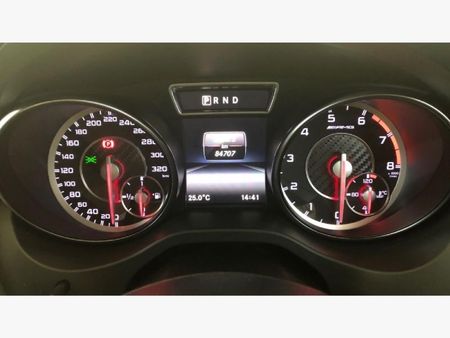2014-Mercedes-AMG-CLA-45-AMG_15