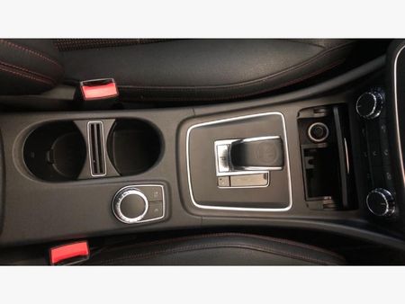 2014-Mercedes-AMG-CLA-45-AMG_19