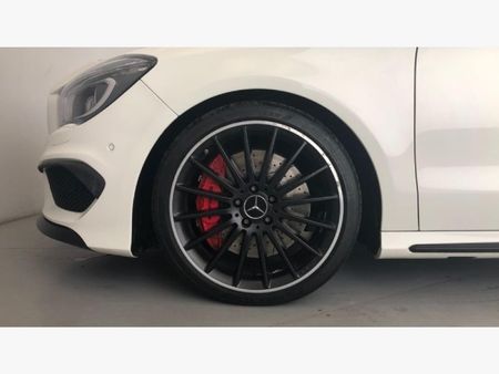 2014-Mercedes-AMG-CLA-45-AMG_26