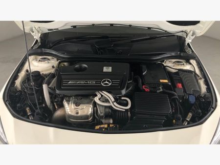 2014-Mercedes-AMG-CLA-45-AMG_29