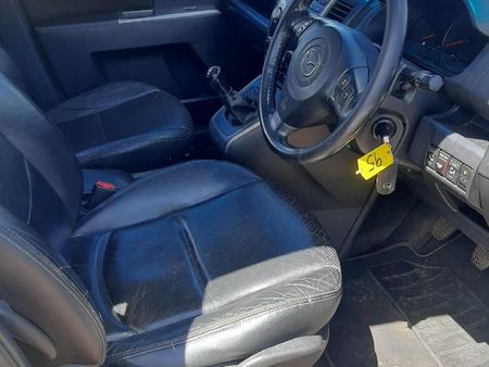 2009-Mazda-5-20-Original-6-spd_10