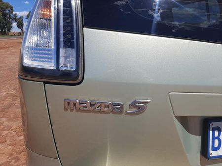 2009-Mazda-5-20-Original-6-spd_2