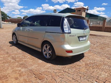 2009-Mazda-5-20-Original-6-spd_4