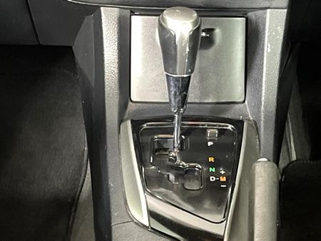 2015-Toyota-Corolla-16-Prestige-Auto_10