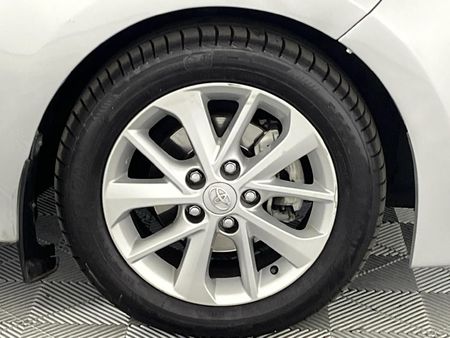 2015-Toyota-Corolla-16-Prestige-Auto_5