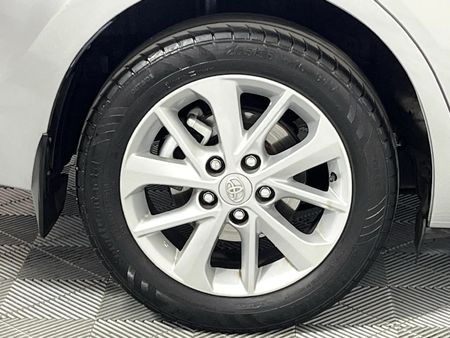 2015-Toyota-Corolla-16-Prestige-Auto_7