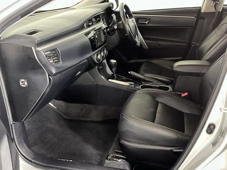 2015-Toyota-Corolla-16-Prestige-Auto_8
