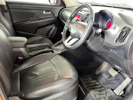 2013-Kia-Sportage-20-AWD-Auto_9