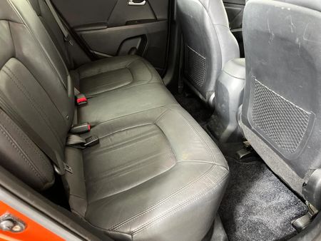 2013-Kia-Sportage-20-AWD-Auto_3