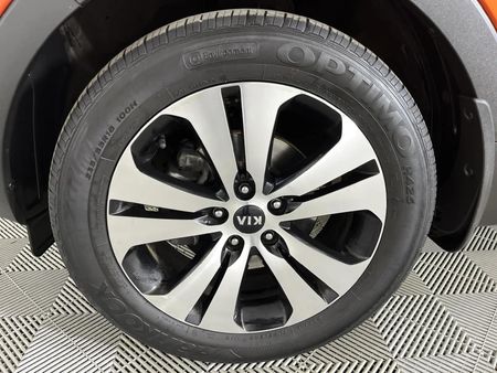 2013-Kia-Sportage-20-AWD-Auto_4