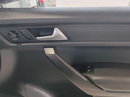 2017-Volkswagen-Caddy-4-Maxi-16-TDI-75kW-Auto-Panel-Van_16