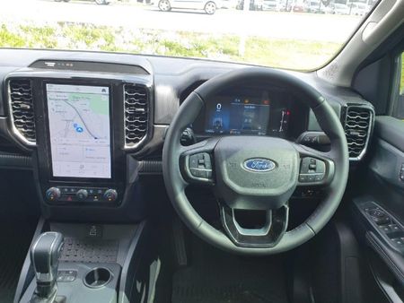 2026-Geely-E5-EM-i-Apex-Phev_8