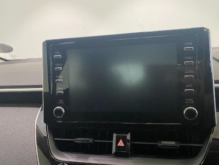 2022-Toyota-Corolla-18-XS-Hybrid-Auto_13