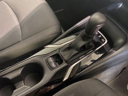 2022-Toyota-Corolla-18-XS-Hybrid-Auto_15