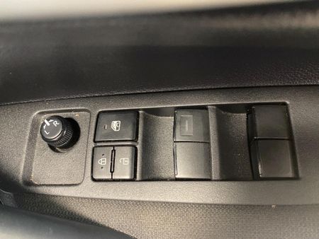 2022-Toyota-Corolla-18-XS-Hybrid-Auto_16