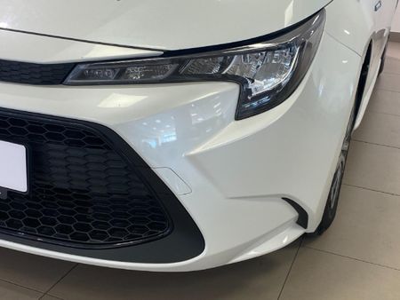 2022-Toyota-Corolla-18-XS-Hybrid-Auto_17