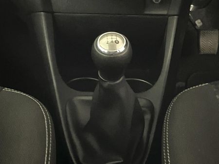 2016-Toyota-Etios-Cross-15-XS-5-dr_10