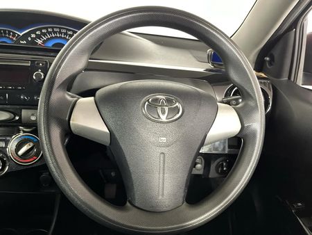 2016-Toyota-Etios-Cross-15-XS-5-dr_12