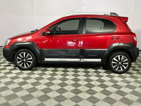 2016-Toyota-Etios-Cross-15-XS-5-dr_17