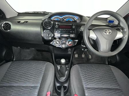 2016-Toyota-Etios-Cross-15-XS-5-dr_1